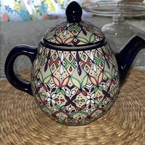 Mexican pottery, handcrafted teapot Javier Servin intricate, textured, geometric